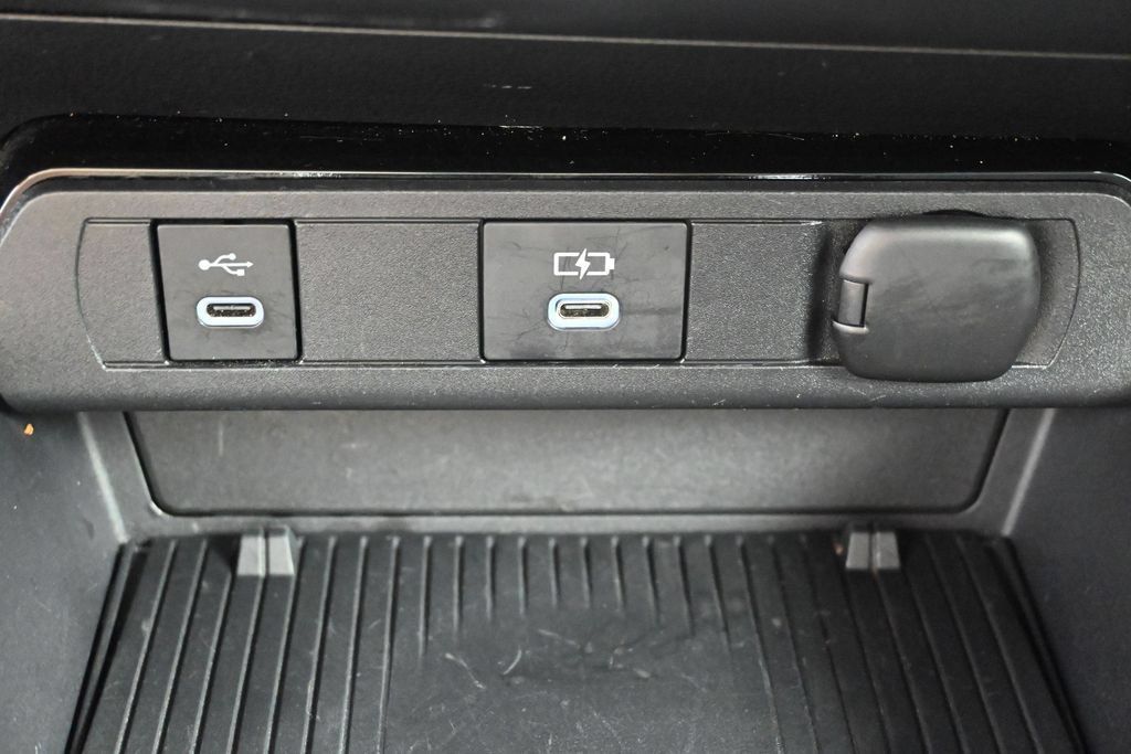 Certified 2024 Toyota Prius XLE FWD image 22