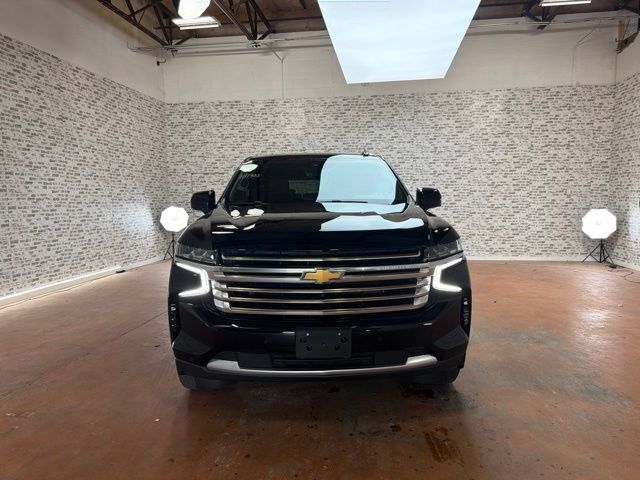 Used 2024 Chevrolet Tahoe High Country w/ Advanced Technology Package AWD/4WD image 2