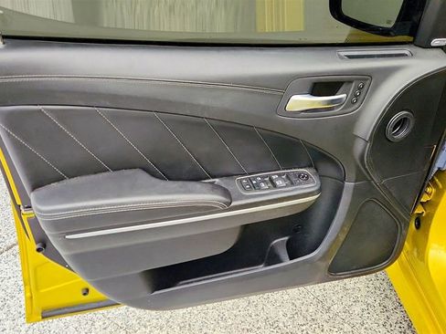 Used 2021 Dodge Charger R/T w/ Plus Group image 25