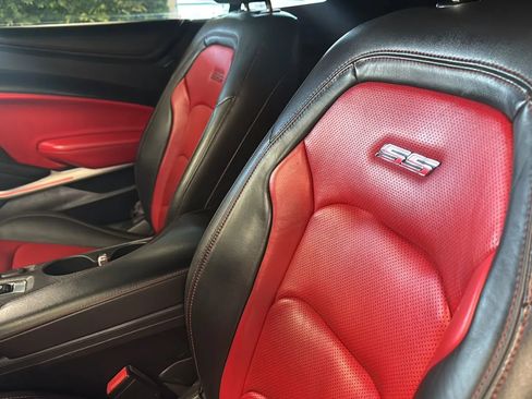 Used 2016 Chevrolet Camaro SS RWD image 16