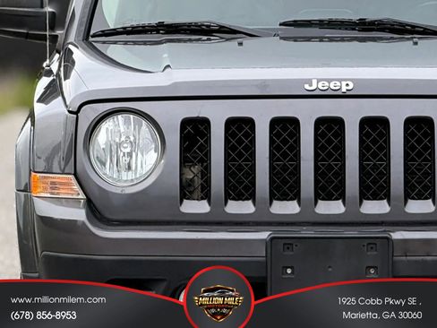 Used 2017 Jeep Patriot High Altitude AWD/4WD image 10
