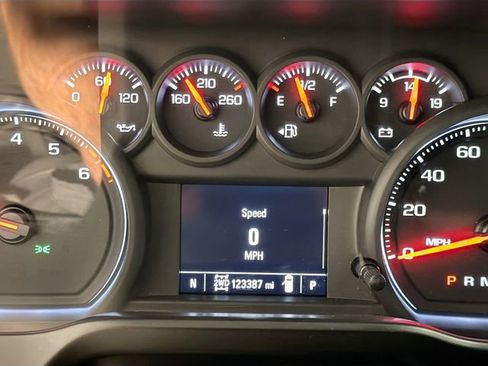 Used 2020 GMC Sierra 1500 4x4 Regular Cab w/ Sierra Value Package image 11