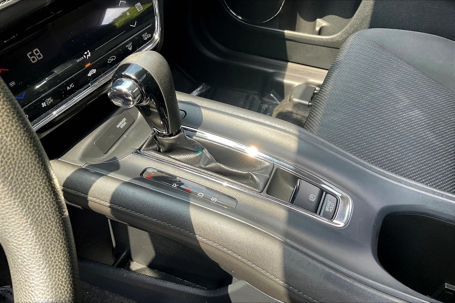 Used 2016 Honda HR-V EX image 17