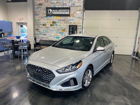 Used 2019 Hyundai Sonata SEL w/ Tech Package 02 FWD image 5