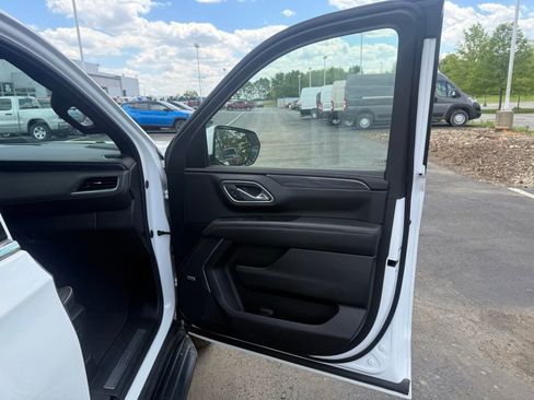 Used 2024 GMC Yukon SLT AWD/4WD image 54