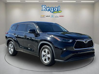Used 2022 Toyota Highlander LE