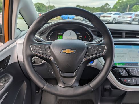 Used 2017 Chevrolet Bolt Premier w/ Driver Confidence II Package FWD image 23