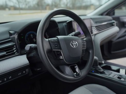 Used 2025 Toyota Camry LE image 26