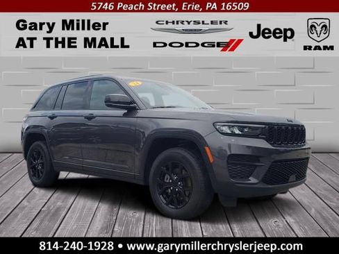 Used 2024 Jeep Grand Cherokee Altitude AWD/4WD image 1