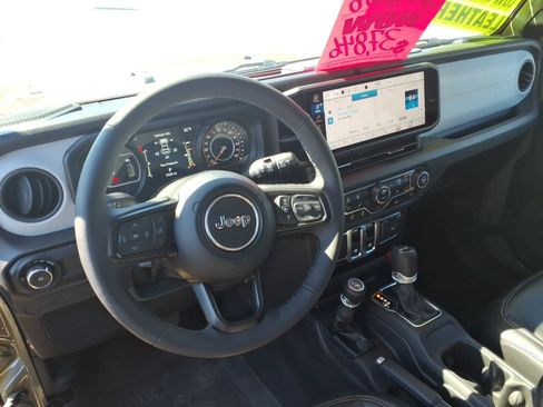 Used 2025 Jeep Wrangler Sport AWD/4WD image 14