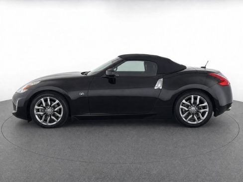 Used 2014 Nissan 370Z Touring w/ Navigation Package RWD image 4