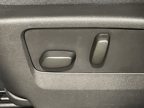 Used 2023 Buick Envision Avenir image 11