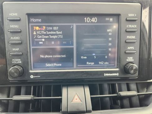 Used 2021 Toyota RAV4 XLE w/ Convenience Package FWD image 15