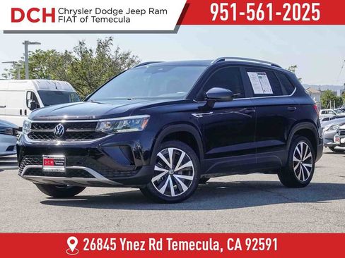Used 2024 Volkswagen Taos SE FWD image 1
