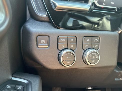 New 2026 GMC Sierra 1500 Elevation w/ Elevation Premium Package AWD/4WD image 18