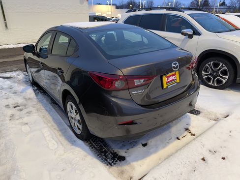 Used 2018 MAZDA MAZDA3 Sport image 4