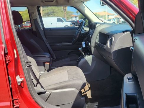 Used 2014 Jeep Patriot Latitude FWD image 19
