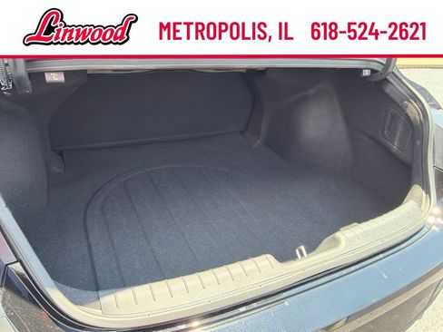 Used 2022 Hyundai Elantra SE FWD image 11