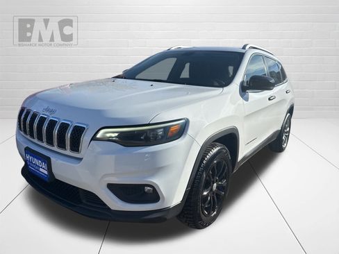 Used 2020 Jeep Cherokee Latitude Plus image 1
