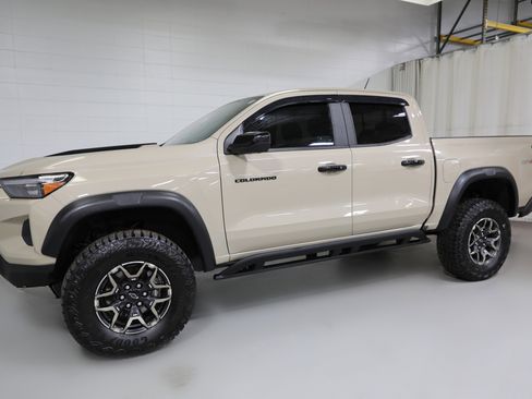 Used 2024 Chevrolet Colorado ZR2 w/ ZR2 Convenience Package III image 16