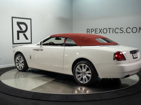 Used 2017 Rolls-Royce Dawn RWD image 32
