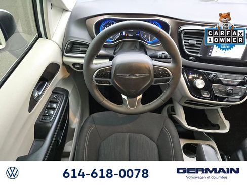 Used 2022 Chrysler Voyager LX image 19