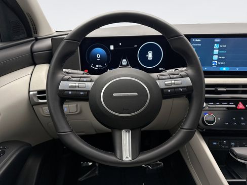 Used 2025 Hyundai Tucson SEL image 12