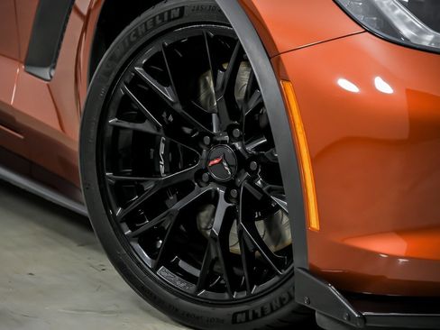 Used 2016 Chevrolet Corvette Z06 w/ 3LZ Preferred Equipment Group RWD image 4