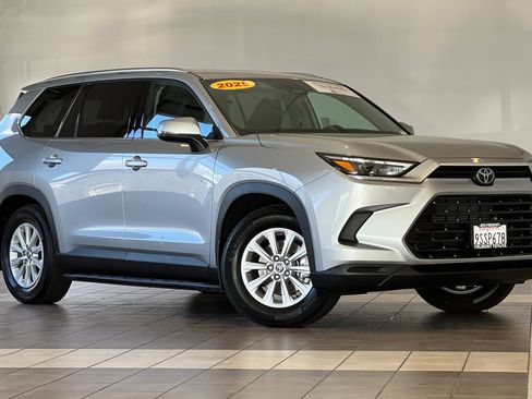 Certified 2025 Toyota Grand Highlander AWD Hybrid image 2