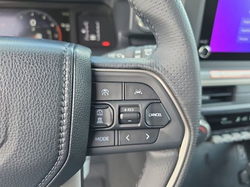 New 2026 Toyota 4Runner SR5 AWD/4WD image 14