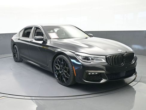 Used 2016 BMW 750i xDrive image 9
