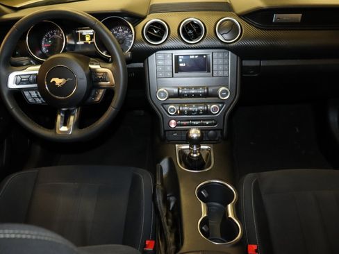 Used 2019 Ford Mustang Coupe image 5