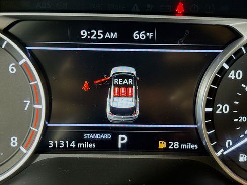 Used 2023 Nissan Rogue SV image 16