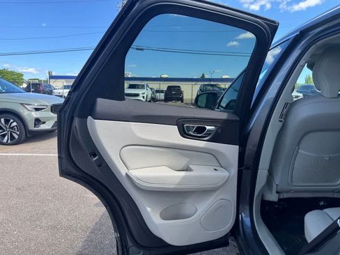 Used 2020 Volvo XC60 T5 Momentum w/ Protection Package Premier AWD/4WD image 15