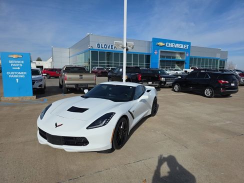 Used 2019 Chevrolet Corvette Stingray Coupe w/ Carbon Flash Badge Package image 2