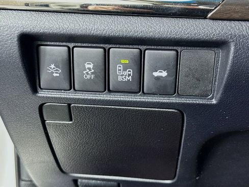 Used 2018 Toyota Avalon XLE Premium FWD image 15