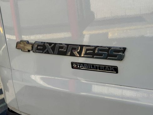 Used 2016 Chevrolet Express 2500 image 15