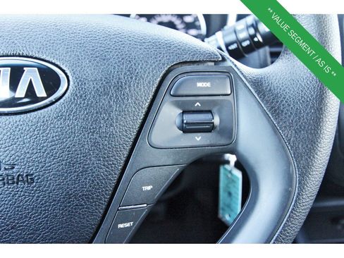 Used 2017 Kia Forte LX image 21