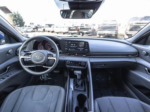 Used 2021 Hyundai Elantra SEL image 27