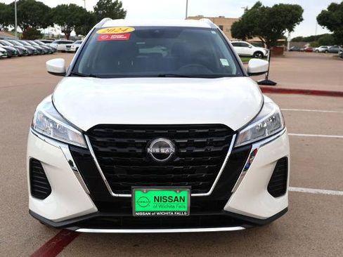 Certified 2024 Nissan Kicks SV FWD image 4