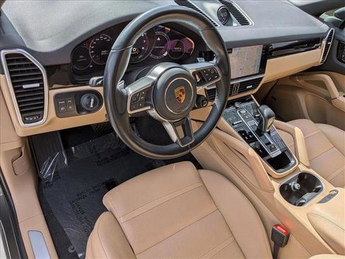 Used 2022 Porsche Cayenne E-Hybrid image 10