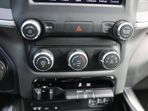 Used 2019 RAM 1500 Big Horn AWD/4WD image 29