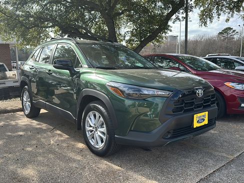 Used 2026 Toyota Corolla Cross LE image 2