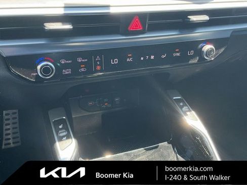 Certified 2024 Kia Sorento SX Prestige AWD/4WD image 24