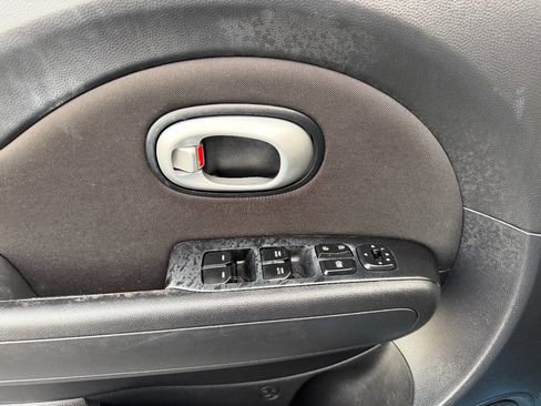 Used 2016 Kia Soul + w/ Designer's Package image 11