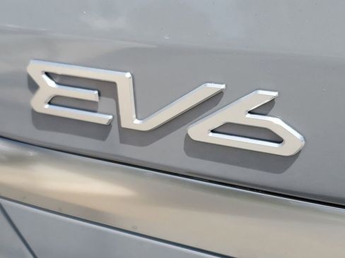 New 2025 Kia EV6 Wind image 27