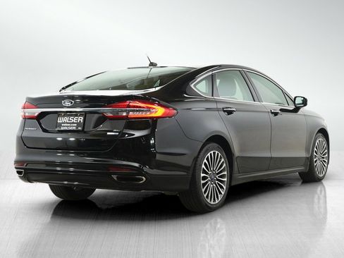 Used 2017 Ford Fusion SE w/ Fusion SE Technology Package image 5