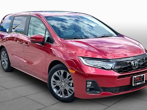 Used 2026 Honda Odyssey Touring image 3