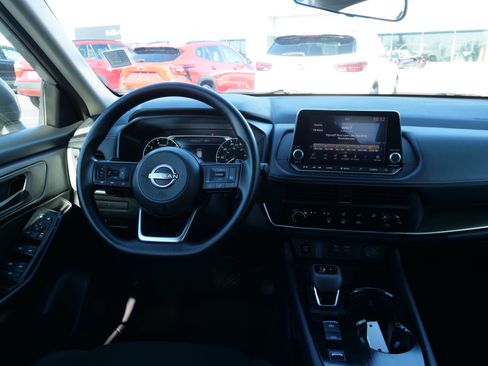 Used 2024 Nissan Rogue S image 19