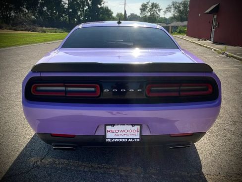Used 2017 Dodge Challenger R/T Scat Pack RWD image 4